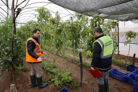 Büyükşehir, sel afetinde zarar gören vatandaşın yanında