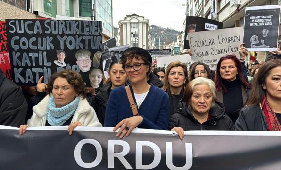 Yasemin Minguzzi, Ordu’da ‘Çocuklar için adalet’ yürüyüşüne katıldı