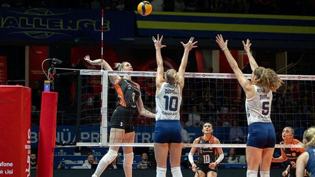 Sultanlar Ligi derbisinde Fenerbahçe Medicana, Eczacıbaşı Dynavit’i mağlup etti