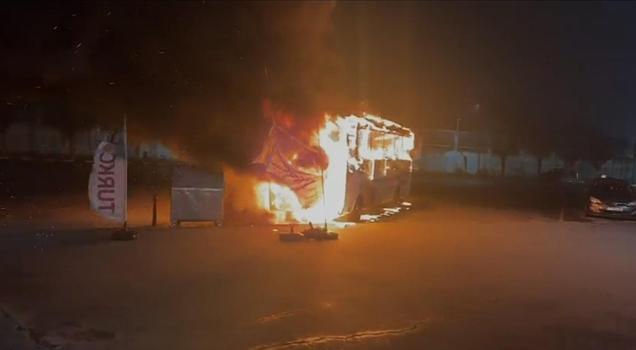 Kapıkule'de yolcu otobüsü alev alev yandı