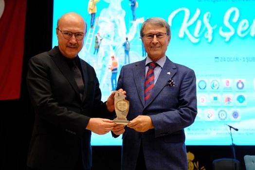 Akşehir Üniversiteliler Kış Şenliği’nde Prof. Dr. Yusuf Halaçoğlu söyleşi gerçekleştirdi