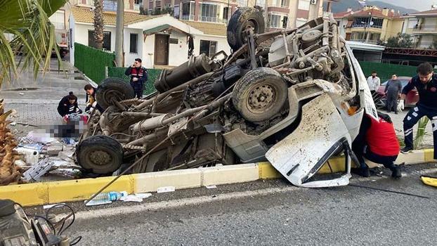 İnşaat işçilerini taşıyan kamyonet devrildi: 2 ölü, 1 ağır yaralı