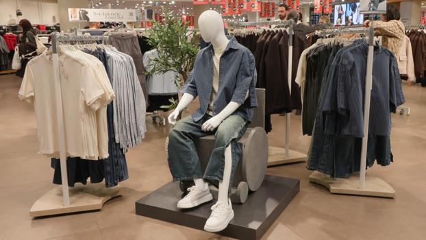 Engelli bireyler için tasarlanan giyim koleksiyonu tanıtıldı