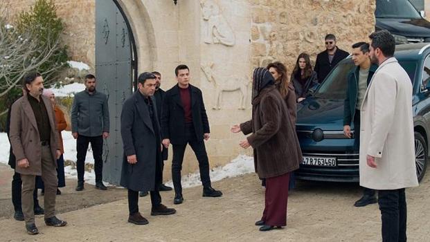 Uzak Şehir’de konak karışıyor