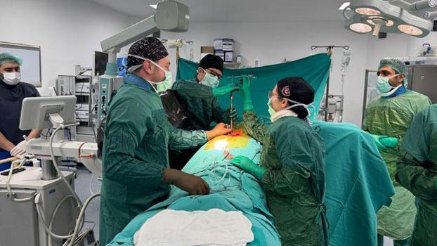 Bitlis’te ilk defa kapalı yöntem omurga ameliyatı yapıldı