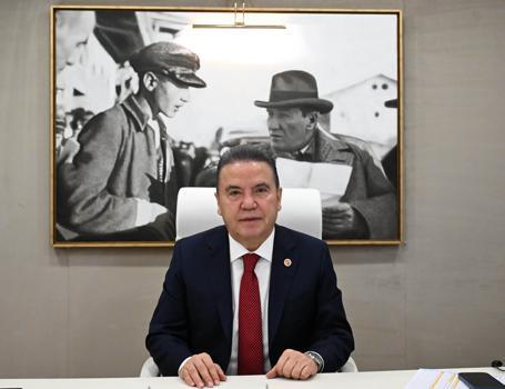 Muhittin Böcek, Ali Mahir Başarır'a hediye edeceğini söyleyip daire istemiş