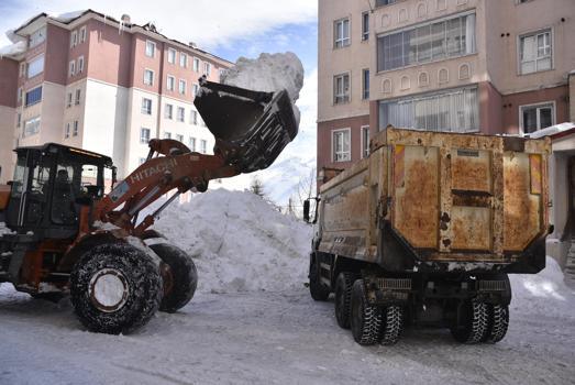 Bitlis’te karla mücadelede 410 bin litre yakıt harcandı