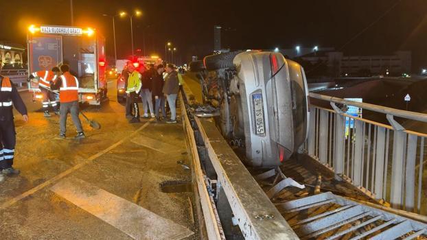 İstanbul - Avcılar'da otomobil bariyerin yanındaki yaya yoluna düştü: 2 yaralı