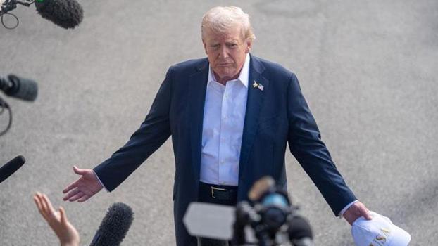 Trump: Büyük bir donanma İran'a ilerliyor