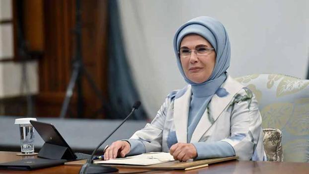 Emine Erdoğan'dan Fransa'daki 'Türkiye Dokuma Atlası-Kumaşın Hafızası' sergisine ilişkin paylaşım