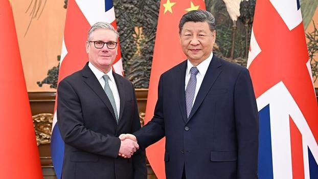 Çin Devlet Başkanı Şi, İngiltere Başbakanı Starmer ile görüştü