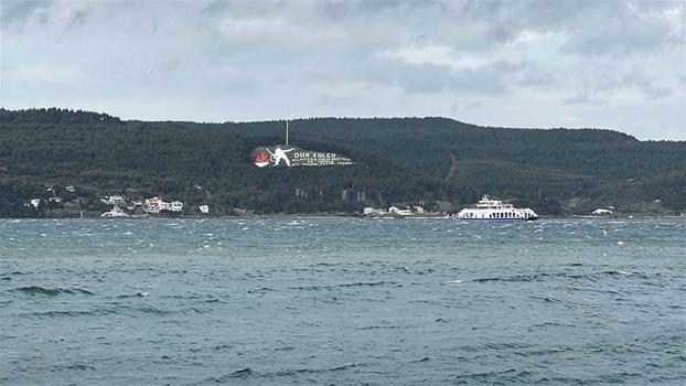 Çanakkale Boğazı fırtına nedeniyle çift yönlü trafiğe kapatıldı