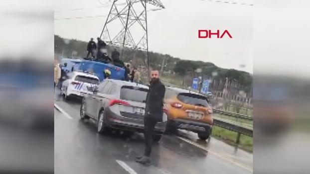 Kemerburgaz'da cezaevi nakil aracı devrildi; yaralılar var