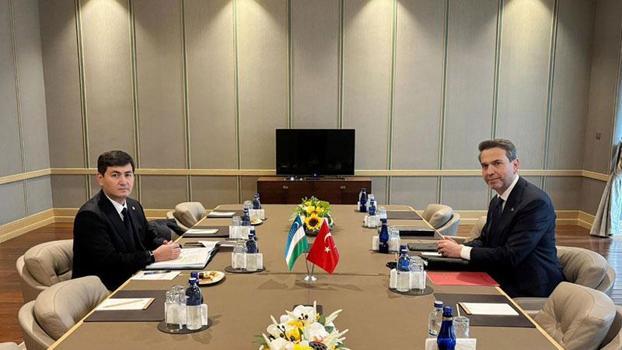 Bakan Bayraktar, Özbek mevkidaşı ile İslamov bir araya geldi