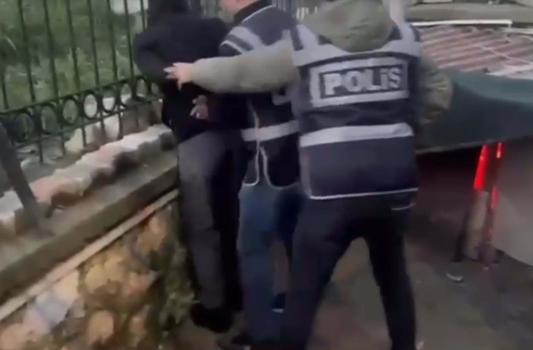 Firari hükümlü, saklandığı kümeste öksürünce yakalandı