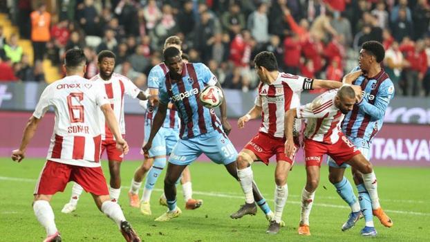 Trabzonspor, Hesap.com Antalyaspor deplasmanında takıldı