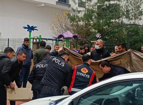 Mardin’de 7’nci kattaki dairenin balkonundan düşen kadın öldü