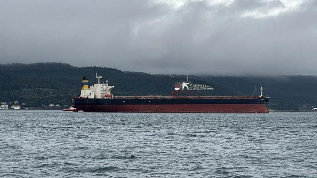 Bozcaada açıklarında karaya oturan tanker, bakım için Yalova'ya götürülüyor