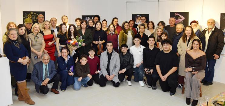 Genç sanatçının ilk sergi heyecanı