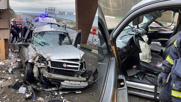 Hastanenin güvenlik kulübesine çarpan hafif ticari araçtaki baba ve oğlu yaralandı