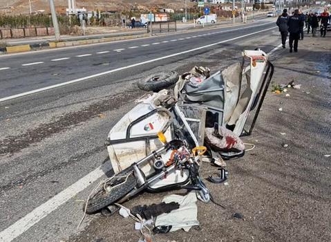 Kırıkkale'de 3 aracın karıştığı kazada, 1'i ağır 2 kişi yaralandı