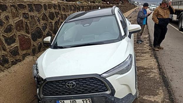 Otomobil ile hafif ticari araç çarpıştı: 2'si çocuk, 5 yaralı