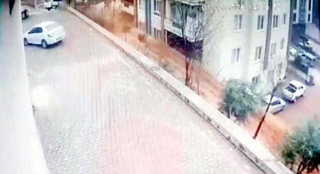 Gaziantep’te istinat duvarının çökmesi kamerada