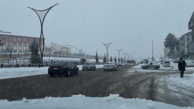 Bingöl’de olumsuz hava, uçuşları etkiledi