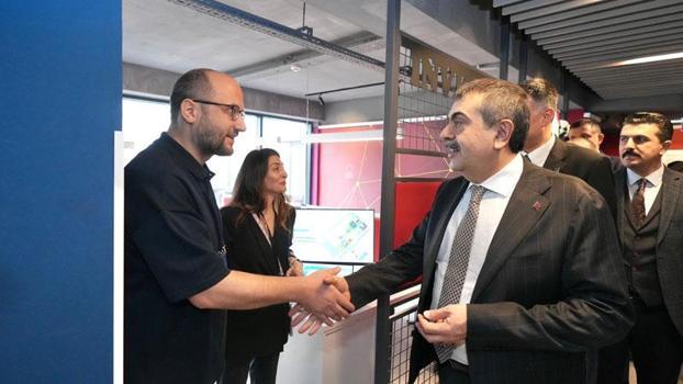 Bakan Tekin, genç girişimcilerle buluştu