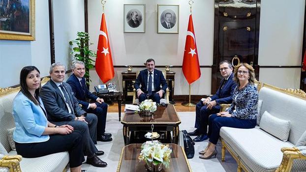 Cevdet Yılmaz, YASED Başkanı Demirözü'nü kabul etti