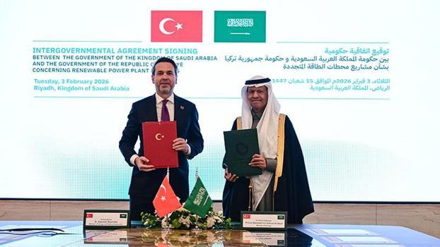Bakan Bayraktar: Suudi Arabistan ile 2 milyar dolarlık bir enerji yatırımı anlaşması imzalandı