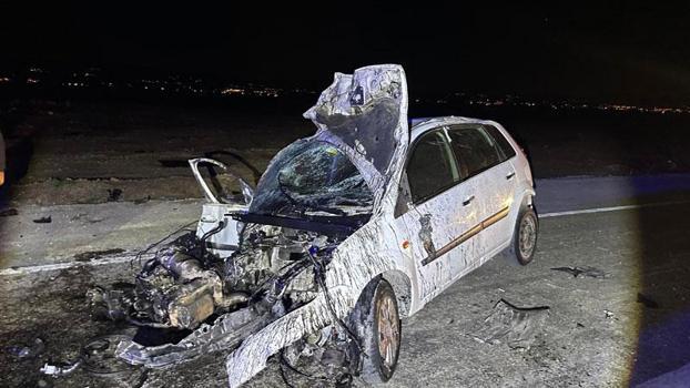 Adana'da iki otomobil çarpıştı: 2 yaralı