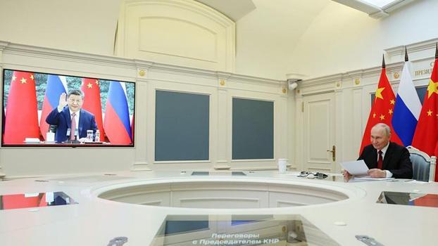 Putin ile Şi, video konferansta bir araya geldi