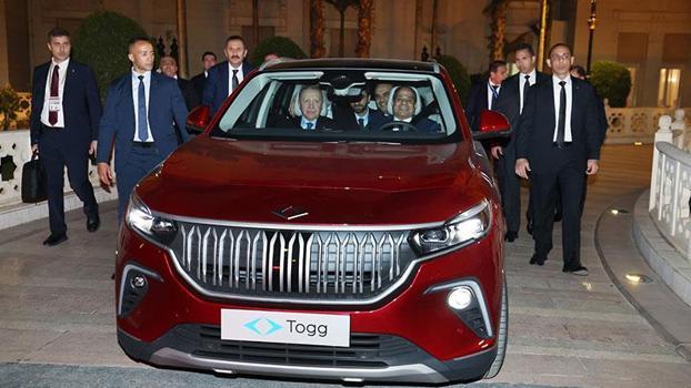 Cumhurbaşkanı Erdoğan, Sisi’ye Togg hediye etti