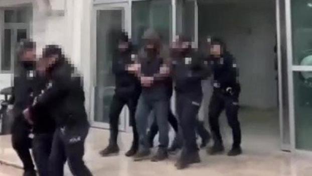 Sultangazi'de 4 ayrı adrese düzenlenen operasyonda 3 şüpheli yakalandı