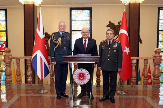 Bakan Güler, Birleşik Krallık Genelkurmay Başkanını kabul etti
