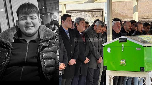 Şarampole yuvarlanan otomobilde ölen Kadir, toprağa verildi