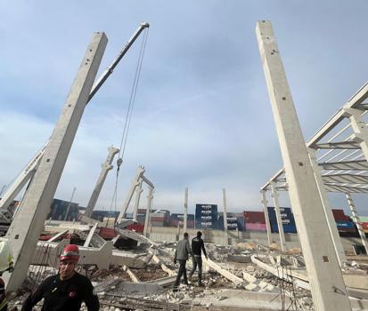 Mersin’de inşaat şantiyesinde duvar çöktü: 3 yaralı