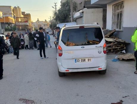 Hafif ticari aracın çarptığı 2 yaşındaki çocuk öldü