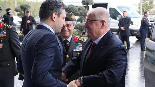 Bakan Güler, Özdemir Bayraktar anısına hazırlanan belgeselin gösterimine katıldı