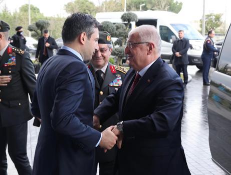 İstanbul - Bakan Güler, Özdemir Bayraktar anısına hazırlanan belgeselin gösterimine katıldı