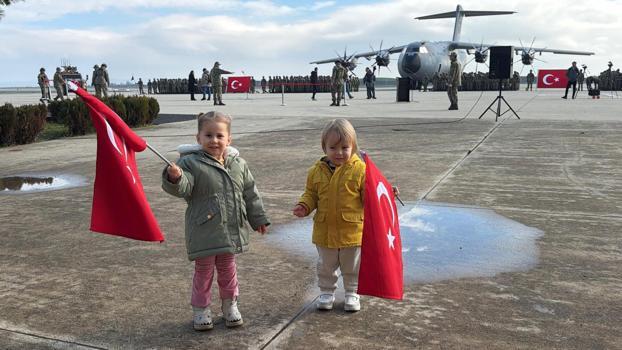 Almanya'da NATO tatbikatına katılacak Mehmetçikleri, aileleri uğurladı / Ek fotoğraflar