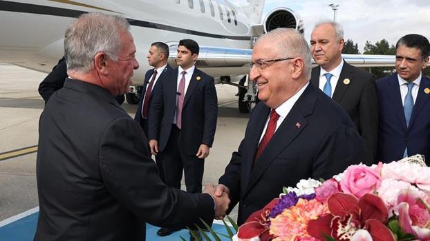Bakan Güler Ürdün Kralı 2'nci Abdullah'ı askeri törenle karşıladı