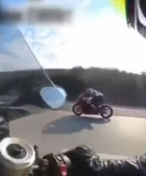 Hatay'da motosikletiyle 324 kilometre hız yapan sürücüye işlem yapıldı