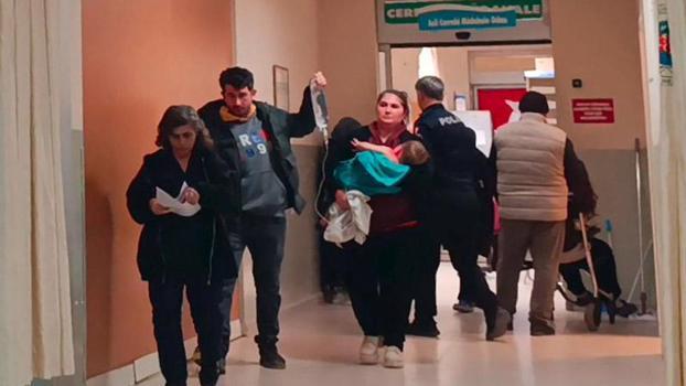 Bursa’da üzerine kaynar su dökülen bebek yaralandı