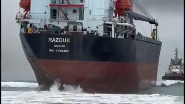 İstanbul- Sarıyer'de karaya oturan gemi kurtarıldı