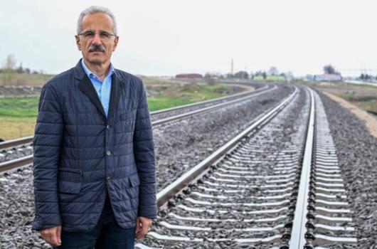 Bakan Uraloğlu: Mersin-Gaziantep arasındaki seyahat süresini 2 saat 15 dakikaya düşüreceğiz