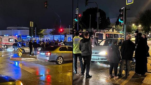 Bursa'da otomobil yayalara çarptı: 1 yaralı