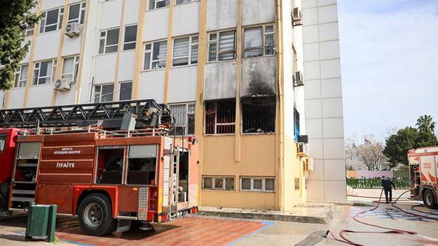 İlkokulda yangın çıktı; öğrenciler tahliye edildi