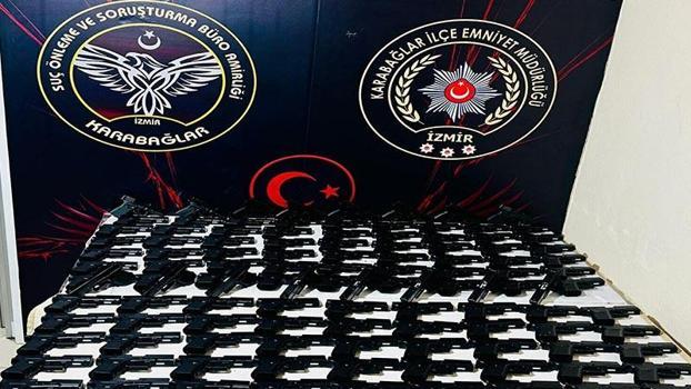 Güvercin kümesinde 124 ruhsatsız tabanca ele geçirildi; 3 gözaltı